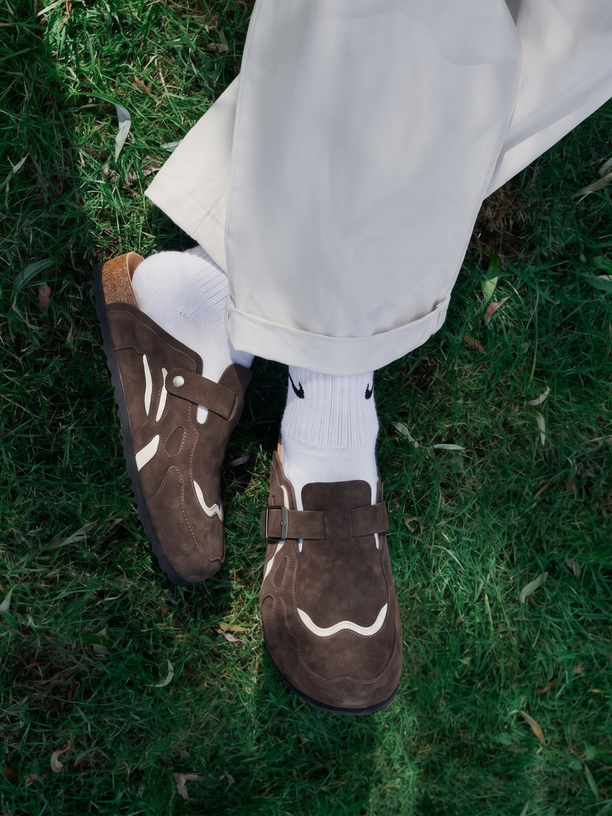 SPDC Wavey Clogs - Mocha